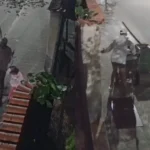 mulher-flagrada-agredindo-a-filha-em-santos